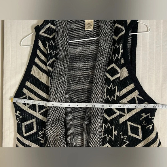Lildy Aztec Printed Fringed Hem Sweater Vest Cardigan Black Beige L-XL - Picture 10 of 10